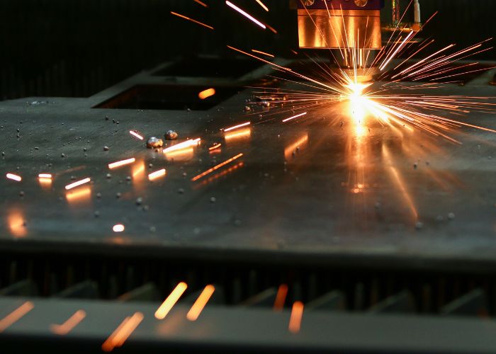 staal laser snijden Merwestaal