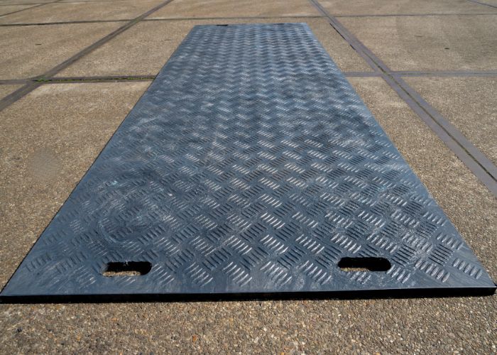 kunststof-rijplaten-kopen-2 Kunststof rijplaat voor tijdelijke rijwegen, bouwplaatsen en evenementen